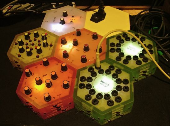 musikmesse-2009-klangwabe-modular-synthesizer