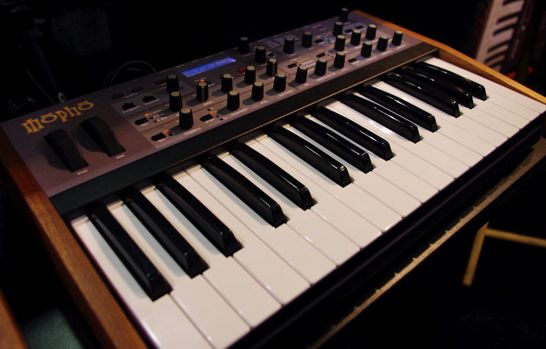 dave-smith-instruments-mopho-keyboard