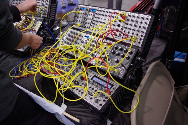 modular-synthesizer-rack-mount