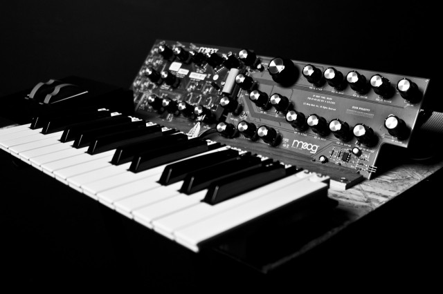 moog-sub-phatty-synthesizer