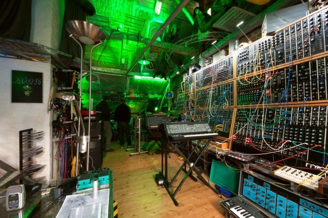 synth-studio-coolest-ever