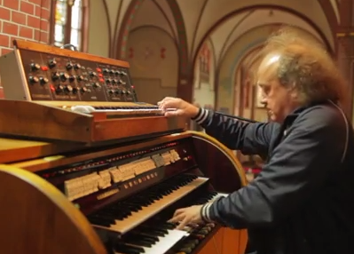 Improvisation For Minimoog And Church Organ – Synthtopia