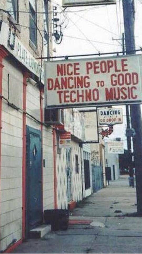 nice-people-dancing-to-techno-music