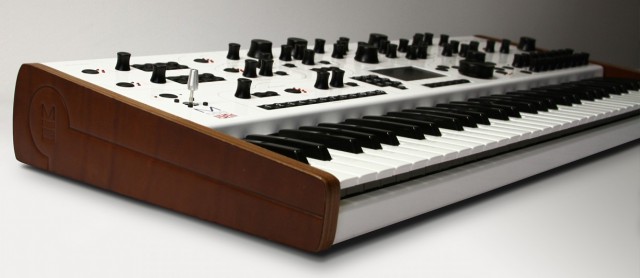 modulus-002-synthesizer