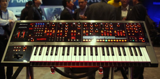 roland-jd-xa-analog-synthesizer