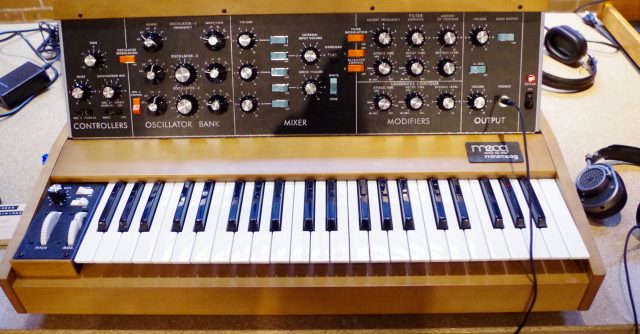 moog-minimoog-model-d-analog-synthesizer