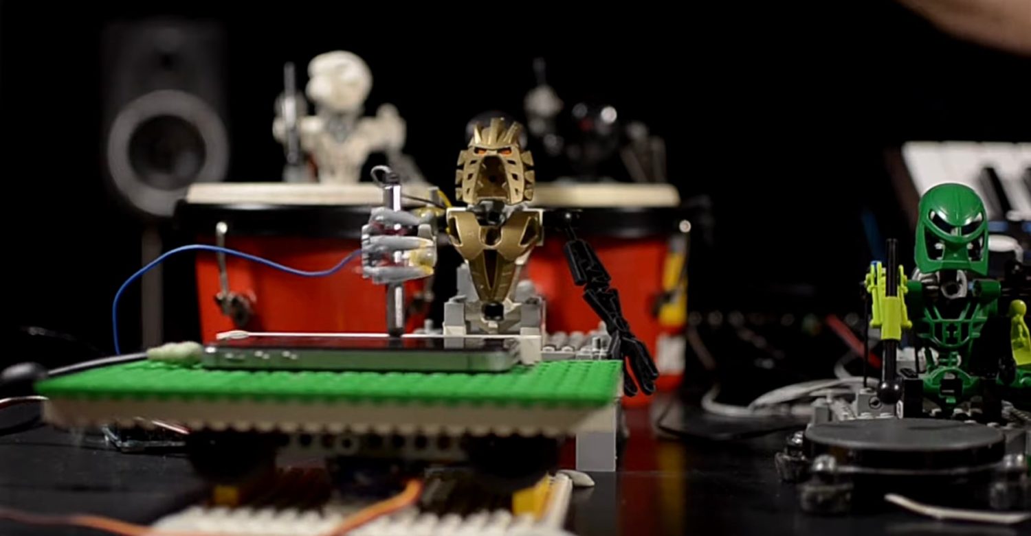 Robots Play Herbie Rockit – Synthtopia