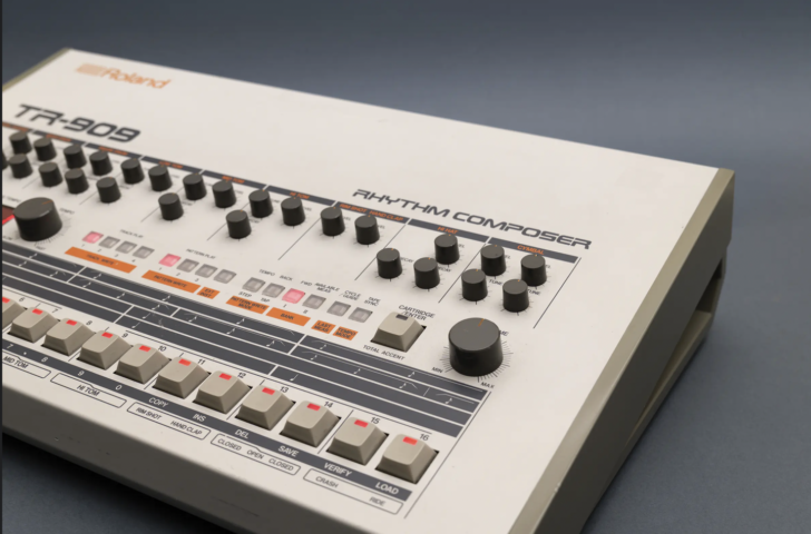 Bjooks Celebrates 909 Day With Shipment of BEAT GEMS: Drum Machines in Modern Music